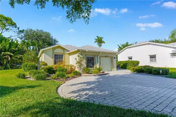 9225 Coachhouse LN, Estero, FL 33928