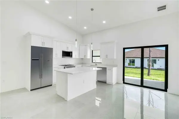 4410-4412 25th ST SW, Lehigh Acres, FL 33973