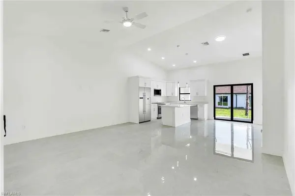 4410-4412 25th ST SW, Lehigh Acres, FL 33973