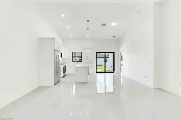 4410-4412 25th ST SW, Lehigh Acres, FL 33973