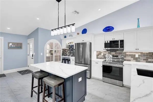 8670 Mustang DR, Naples, FL 34113