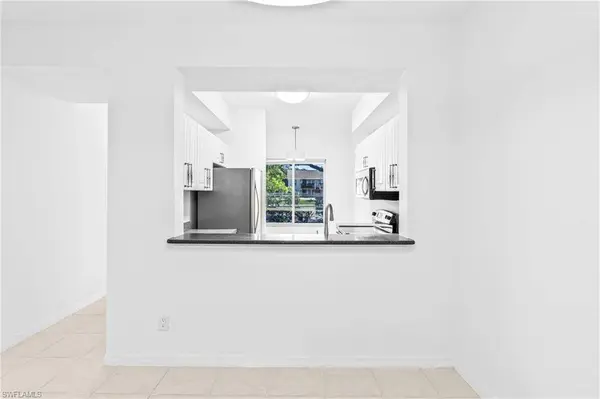 5480 16th PL SW #203, Naples, FL 34116