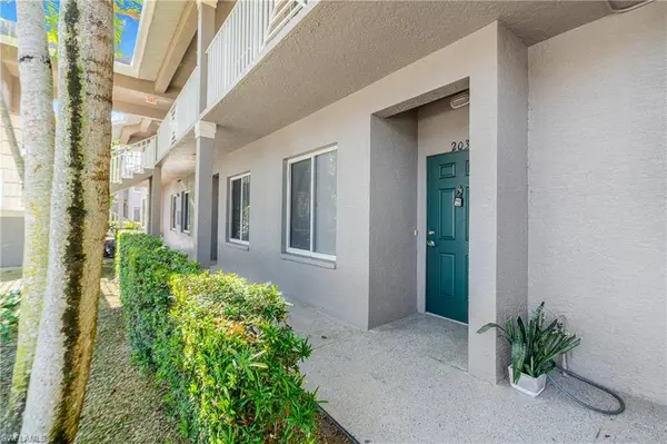 5480 16th PL SW #203, Naples, FL 34116