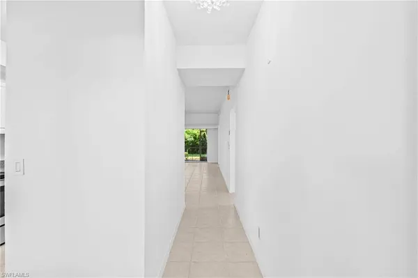 5480 16th PL SW #203, Naples, FL 34116