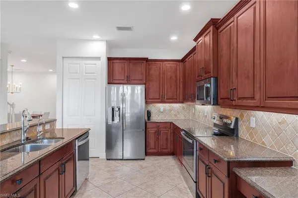 10487 Winged Elm LN, Fort Myers, FL 33913