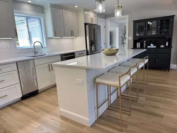 72 Devon Rd, Norwood, MA 02062