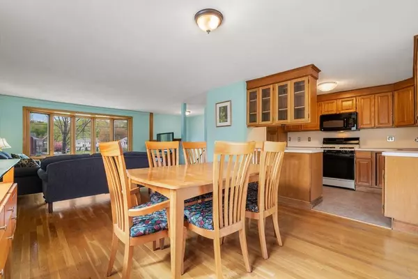 28 Arnold Rd, Norwood, MA 02062