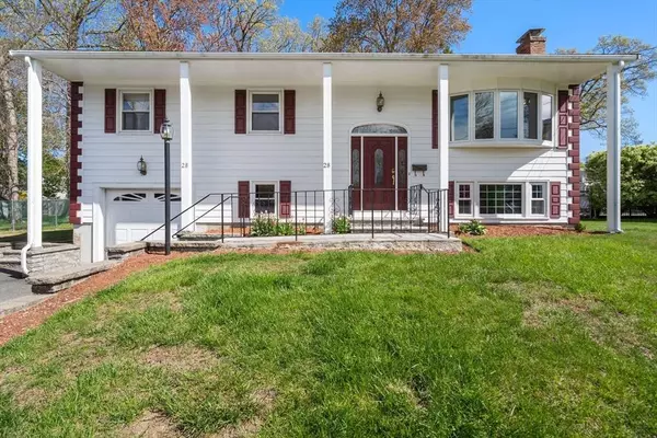 28 Arnold Rd, Norwood, MA 02062