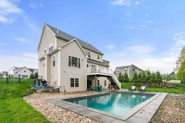 15 Day Lily Ln, Walpole, MA 02081