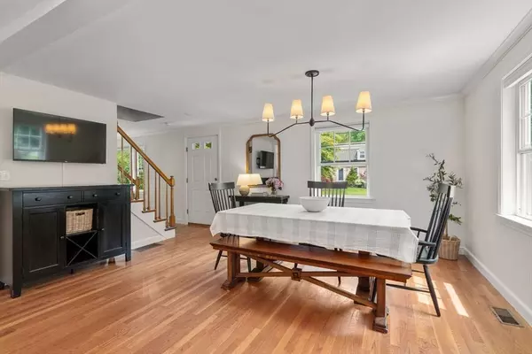 76 Alton St, Walpole, MA 02081