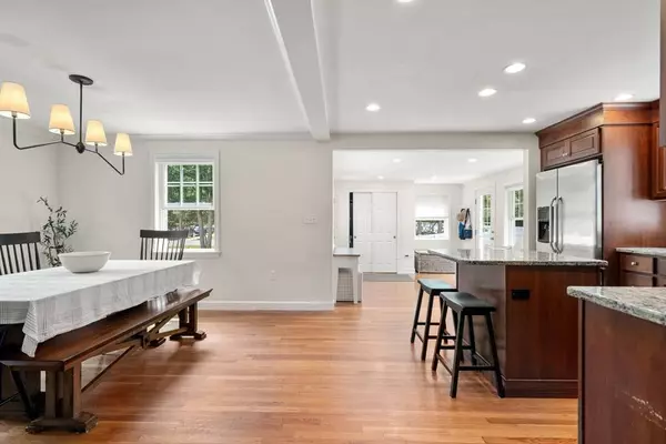 76 Alton St, Walpole, MA 02081