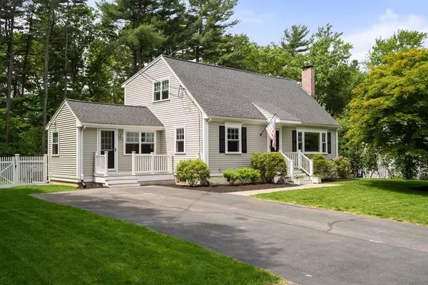 76 Alton St, Walpole, MA 02081