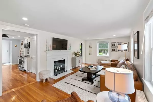 136 Ellis Ave, Norwood, MA 02062