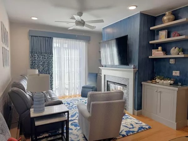 1 Revolution Way #307, Canton, MA 02021