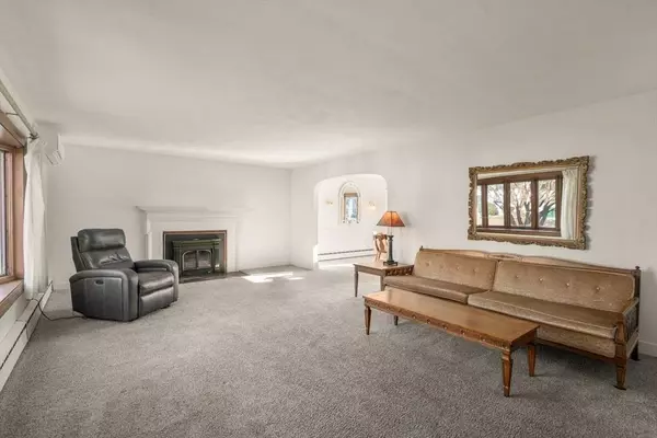 167 Rock St, Norwood, MA 02062