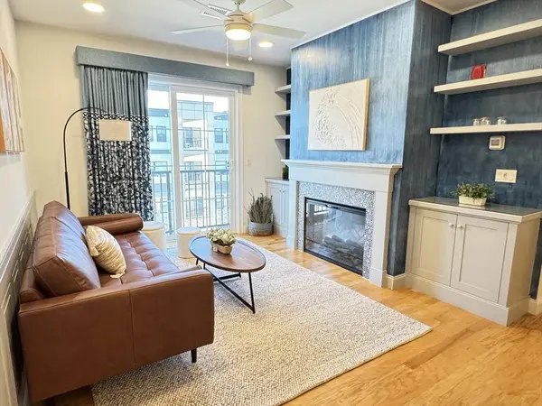 1 Revolution Way #307, Canton, MA 02021