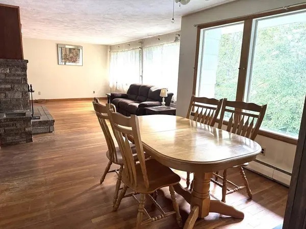 16 Buckingham Rd, Norwood, MA 02062