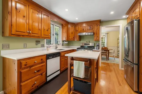 1476 Washington St, Walpole, MA 02081