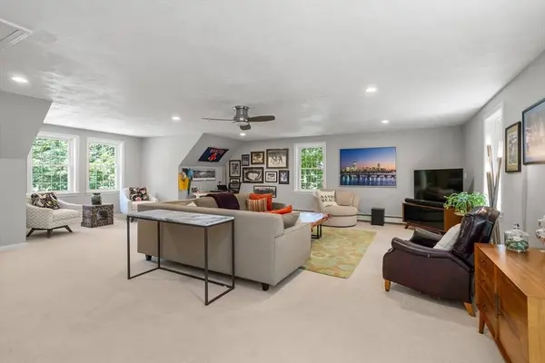 1476 Washington St, Walpole, MA 02081