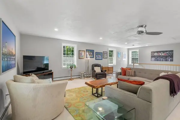 1476 Washington St, Walpole, MA 02081