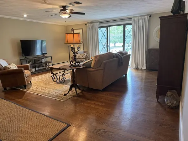 2 Rainbow Pond Dr #7, Walpole, MA 02081