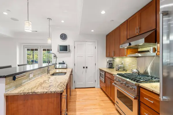 36 Central Ave #16, Milton, MA 02186