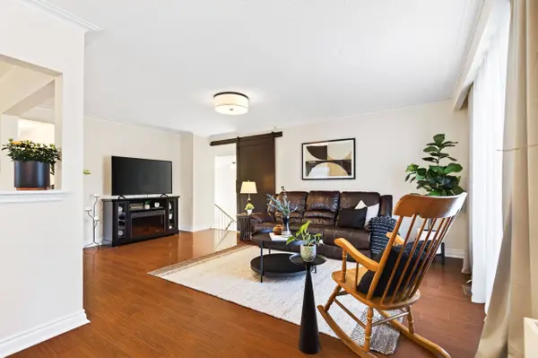 302 Delrex BLVD, Halton Hills, ON L7G 4G8