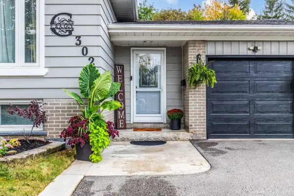 302 Delrex BLVD, Halton Hills, ON L7G 4G8