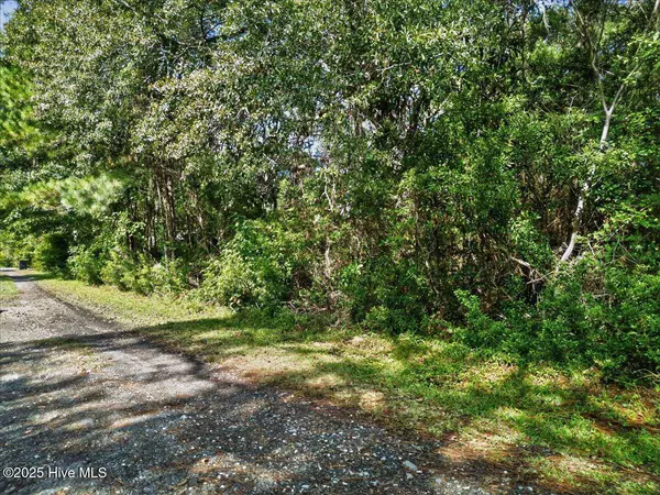 6893 11th ST SW, Ocean Isle Beach, NC 28469