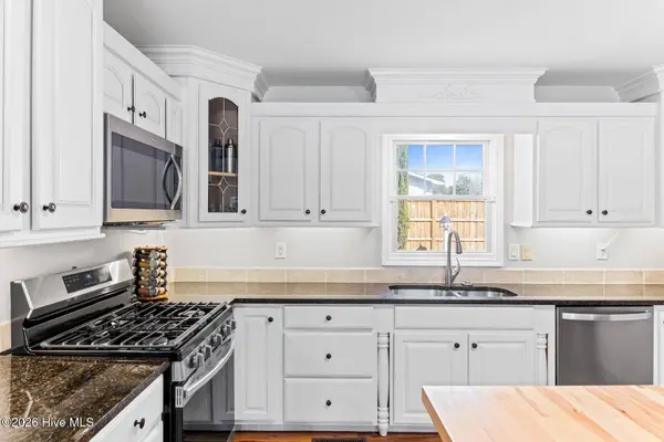 211 Simmons DR, Wilmington, NC 28411