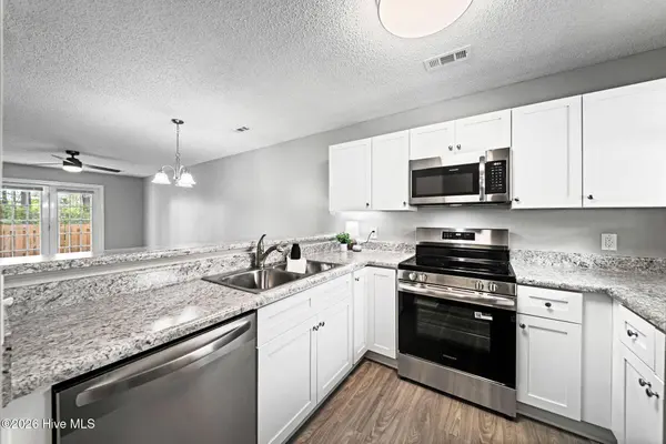 5060 Lamppost CIR, Wilmington, NC 28403