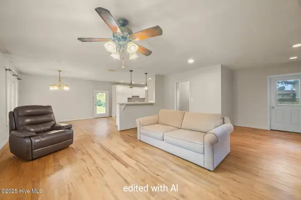 720 Lea DR, Hampstead, NC 28443