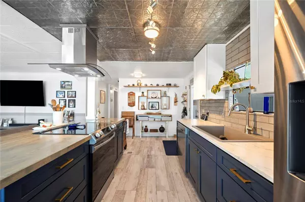 1506 LONGBOW DR, Lakeland, FL 33810