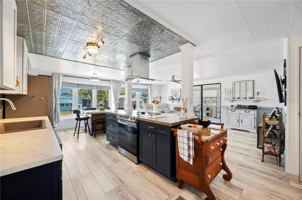 1506 LONGBOW DR, Lakeland, FL 33810