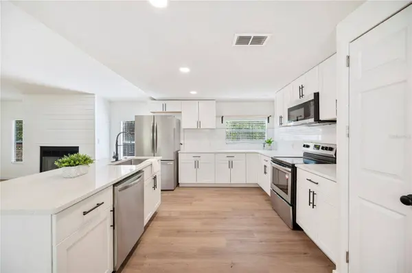 6527 FERNWOOD DR, Lakeland, FL 33810