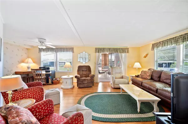 1610 REYNOLDS RD #207, Lakeland, FL 33801