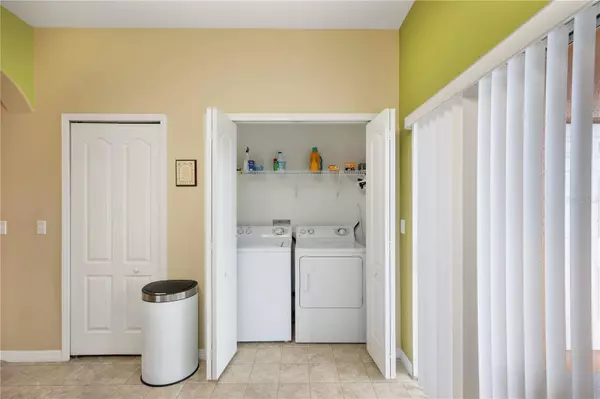 4038 WINDING VINE DR, Lakeland, FL 33812