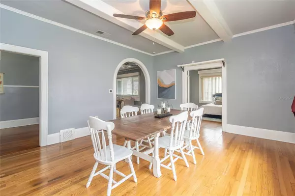 107 LAKE HOWARD DR NW, Winter Haven, FL 33880