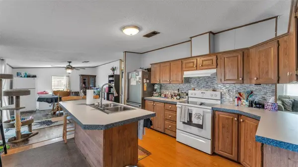 6715 DOVE MEADOW TRL, Lakeland, FL 33810