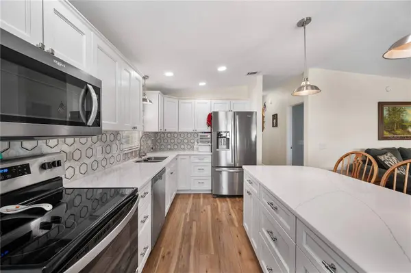 1502 LONGBOW DR, Lakeland, FL 33810