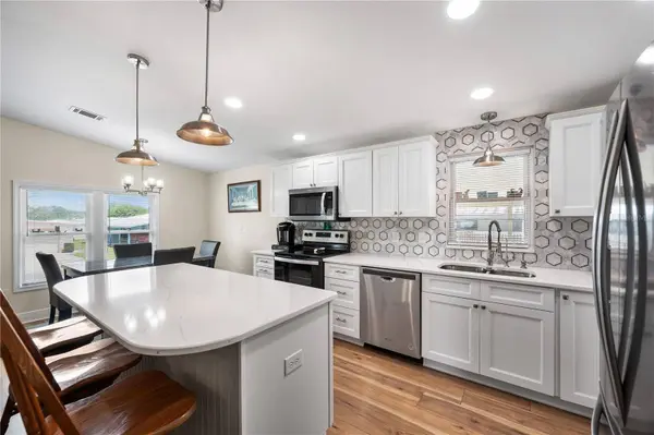 1502 LONGBOW DR, Lakeland, FL 33810