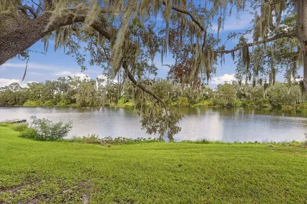 368 LAKE HARRIS DR, Lakeland, FL 33813