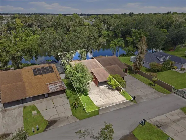 368 LAKE HARRIS DR