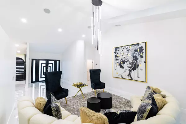 9955 NW 48th DR, Coral Springs, FL 33076