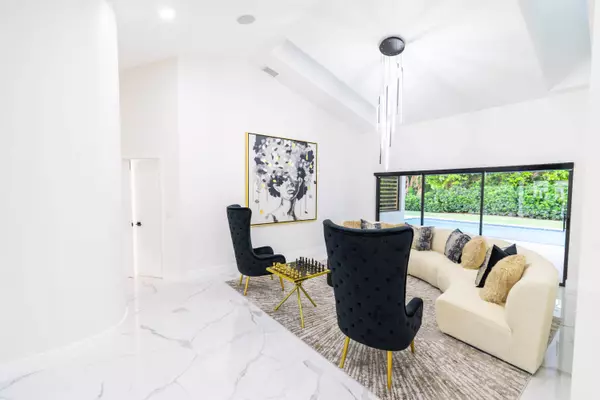 9955 NW 48th DR, Coral Springs, FL 33076