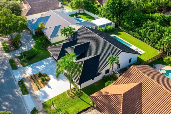 9955 NW 48th DR, Coral Springs, FL 33076