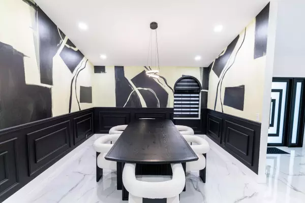 9955 NW 48th DR, Coral Springs, FL 33076