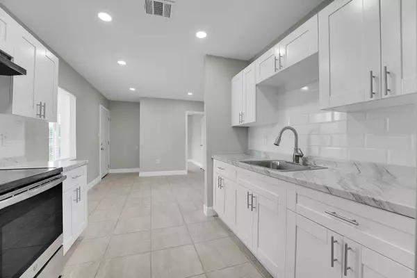 306 N 28th ST, Fort Pierce, FL 34947