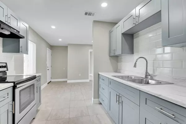 304 N 28th ST, Fort Pierce, FL 34947