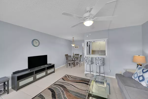 371 Durham L CIR, Deerfield Beach, FL 33442